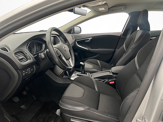 Volvo V40 10 of 29
