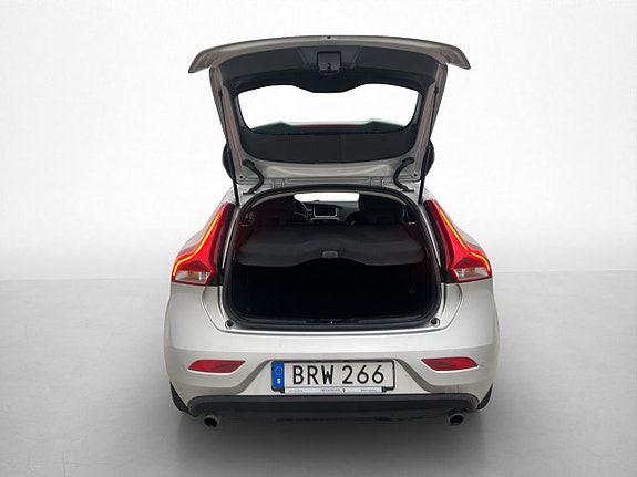 Volvo V40 21 of 29