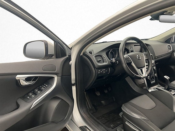 Volvo V40 9 of 29