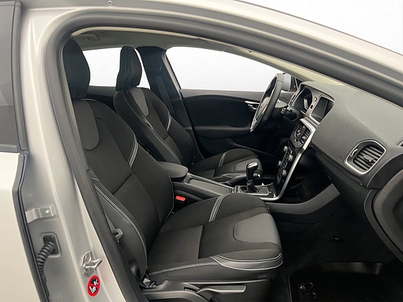 Volvo V40 23 of 29