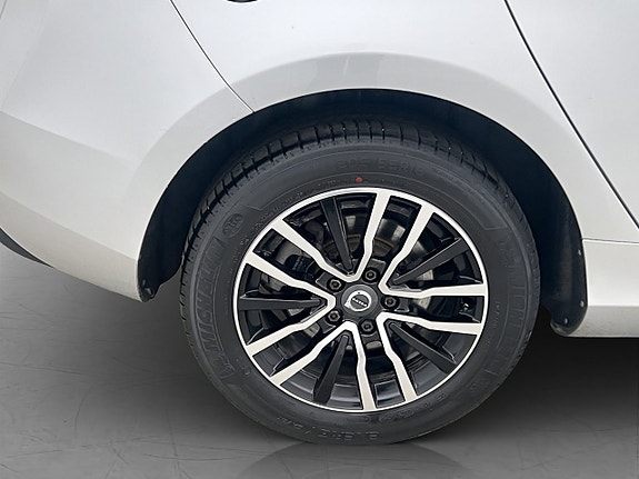 Volvo V40 27 of 29