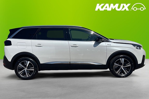 Peugeot 5008 2 of 5