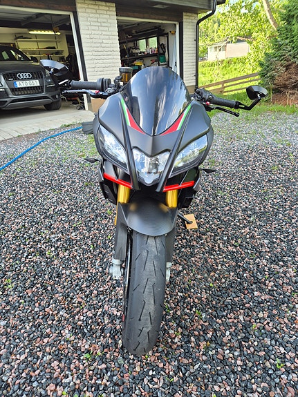 Aprilia Tuono V4 1100 Factory 4 of 5