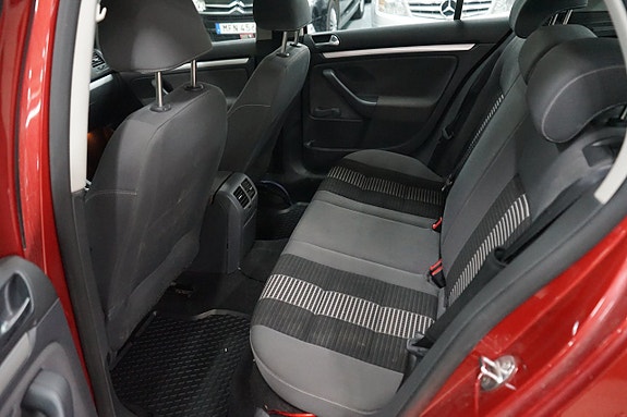 Volkswagen Golf V 9 of 10