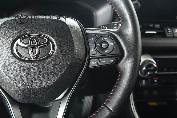 Toyota RAV4 14 of 22