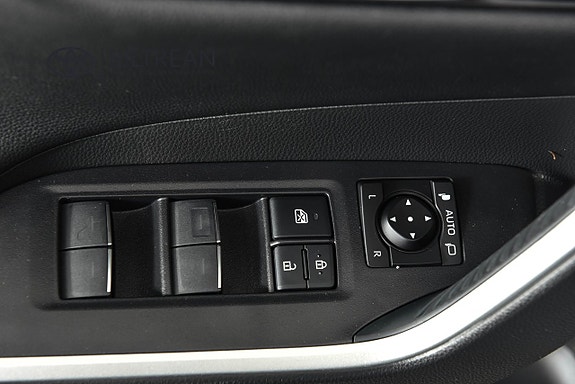 Toyota RAV4 12 of 22