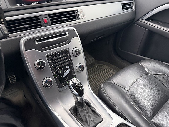 Volvo V70 8 of 13
