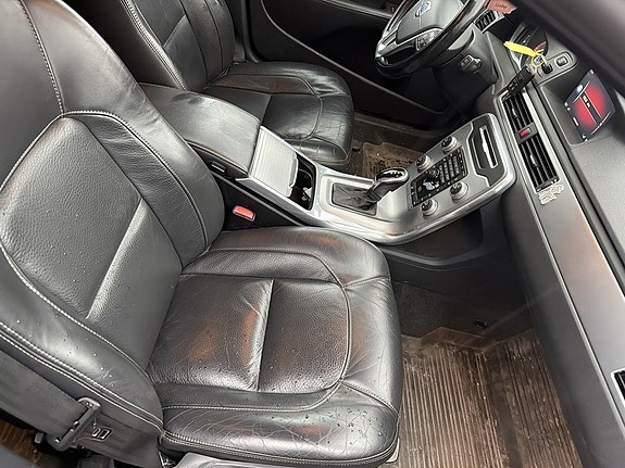 Volvo V70 6 of 13