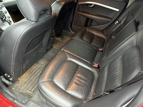 Volvo V70 9 of 13