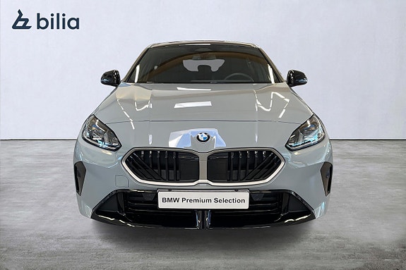 BMW 120 9 of 22
