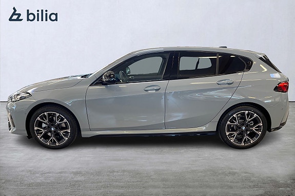 BMW 120 2 of 5