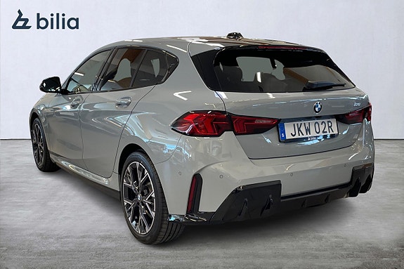 BMW 120 3 of 5