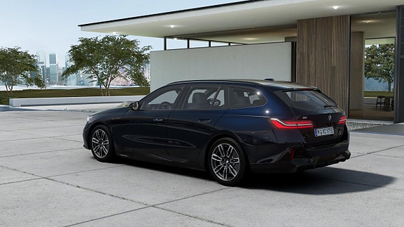 BMW i5 2 of 13