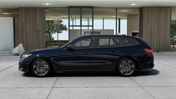 BMW i5 4 of 13