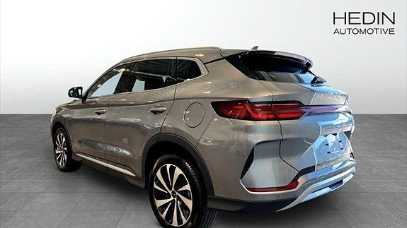 BYD Seal U 2 of 5