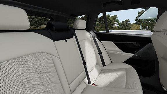 BMW i5 11 of 13