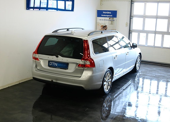Volvo V70 2 of 20
