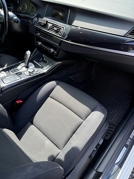 BMW 520d 4 of 6