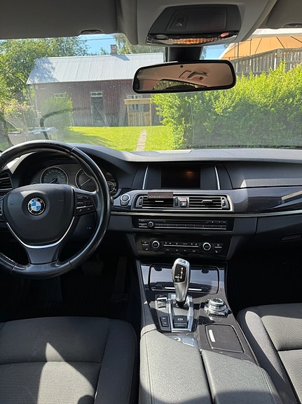 BMW 520d 3 of 6