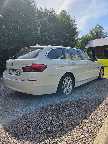 BMW 520d 2 of 6