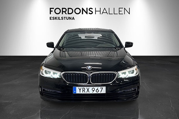 BMW 530e 2 of 5