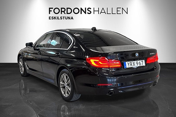BMW 530e 4 of 5
