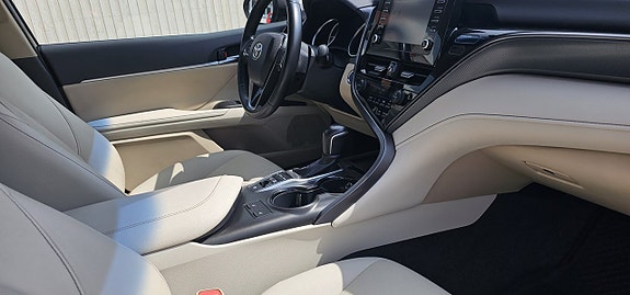 Toyota Camry 6 of 6