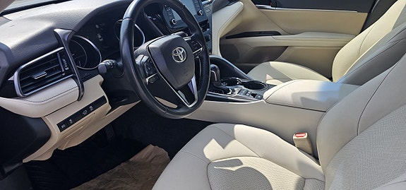 Toyota Camry 5 of 5
