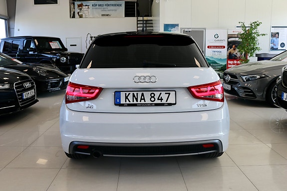 Audi A1 3 of 5