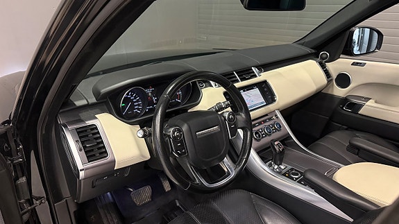 Land Rover Range Rover Sport 13 of 30