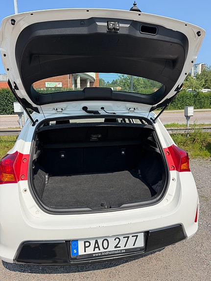 Toyota Auris 4 of 12