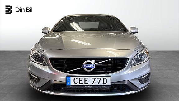 Volvo S60 4 of 5