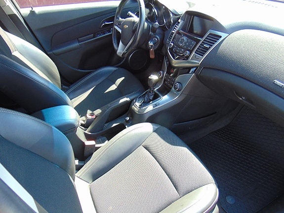 Chevrolet Cruze 8 of 10