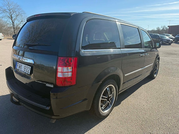 Chrysler Grand Voyager 2 of 6