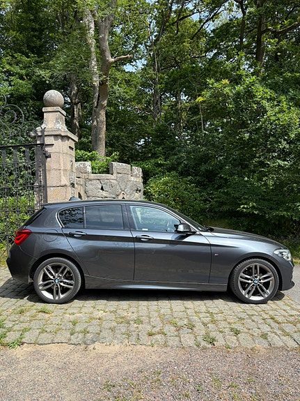 BMW 120d 4 of 5
