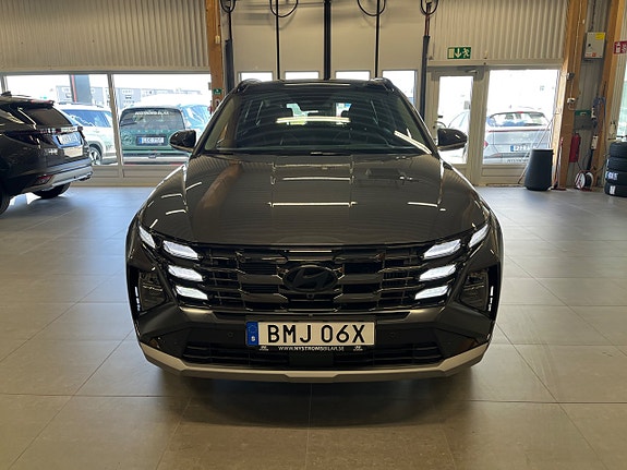 Hyundai Tucson 2 of 5