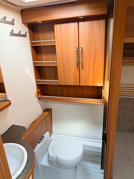 KABE Royal 720 GXL KS 7 of 14
