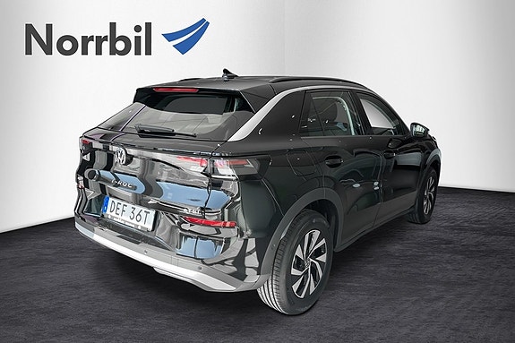 Volkswagen T-Roc 4 of 5