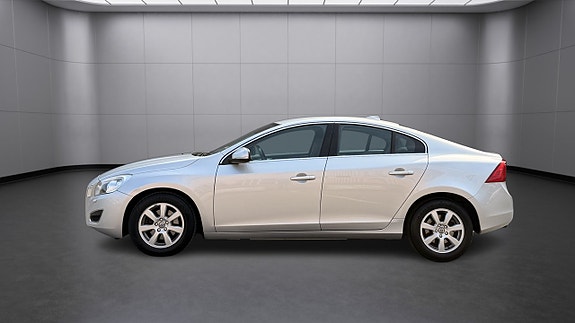 Volvo S60 2 of 20