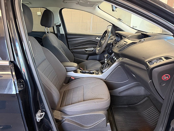 Ford Kuga 10 of 13
