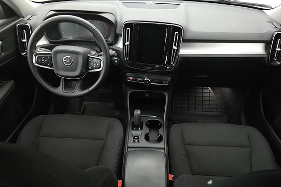 Volvo XC40 16 of 20