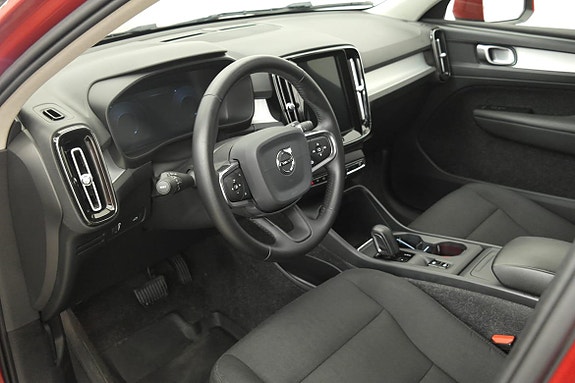Volvo XC40 8 of 20