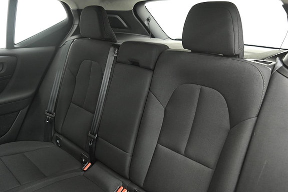 Volvo XC40 15 of 20