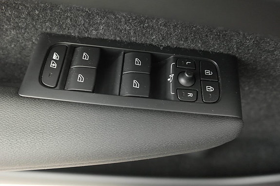 Volvo XC40 13 of 20