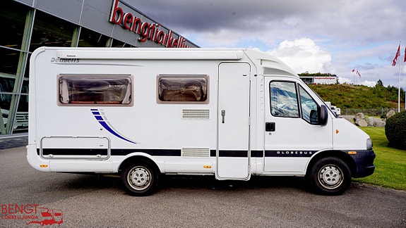 Dethleffs Globebus 3 | Stor sittgrupp | Under 6 meter 2 of 21