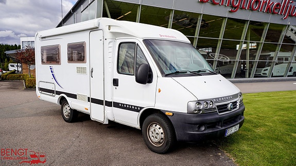 Dethleffs Globebus 3 | Stor sittgrupp | Under 6 meter