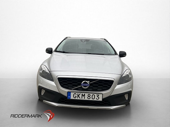 Volvo V40 Cross Country 2 of 5
