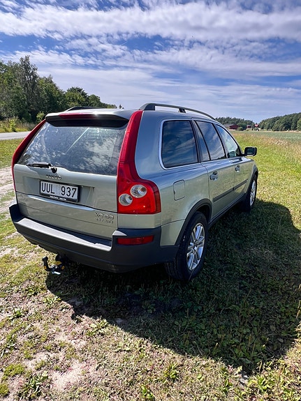 Volvo XC90 3 of 5