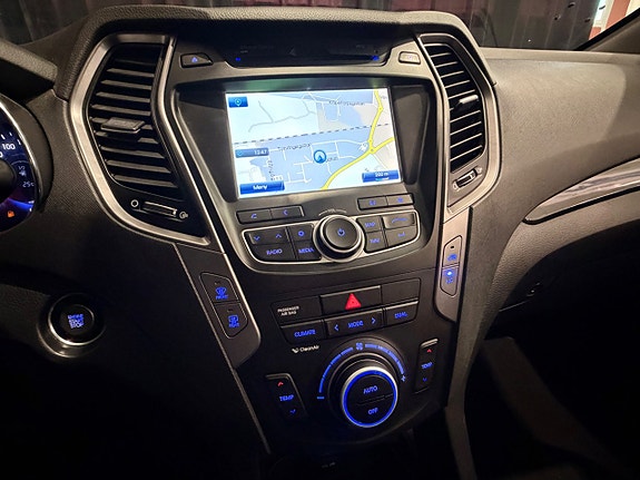 Hyundai Santa Fe 24 of 30
