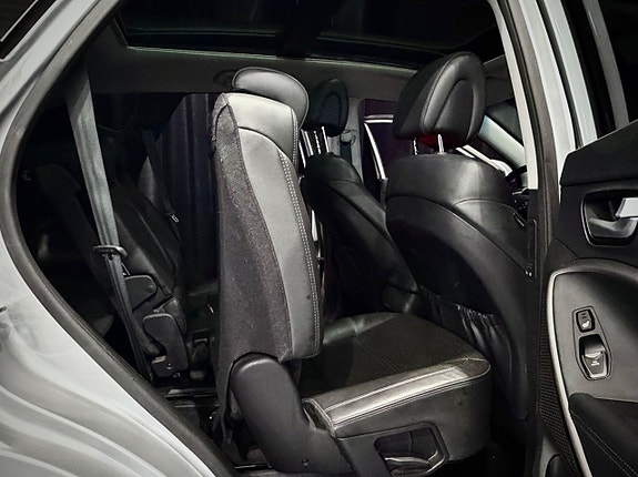 Hyundai Santa Fe 15 of 30